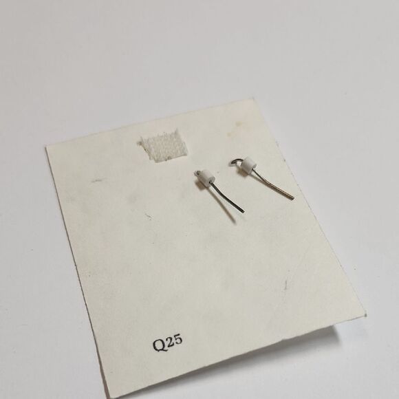 Bijoux White and Blue Artisanal Earrings - Picture 3 of 3